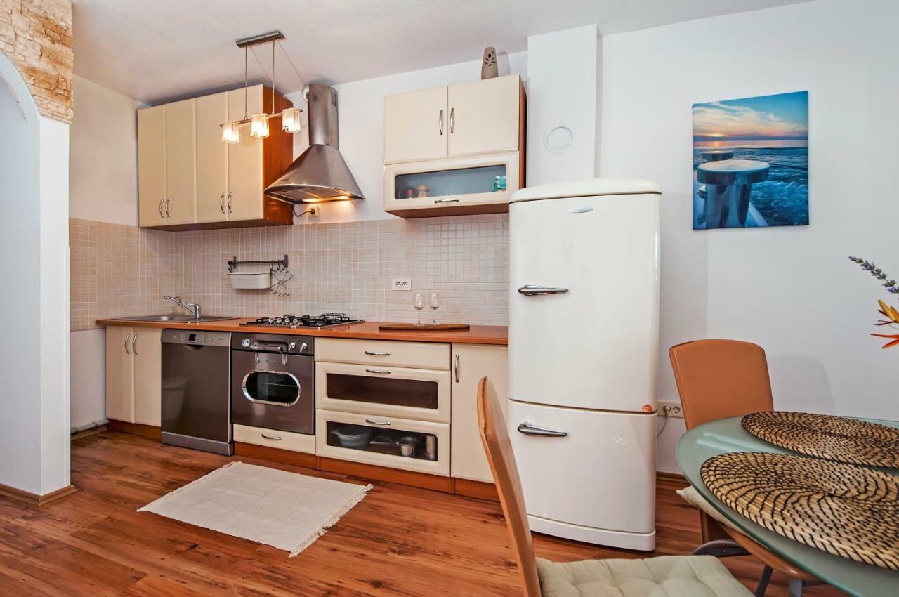 רוביני Apartment Thalassa מראה חיצוני תמונה