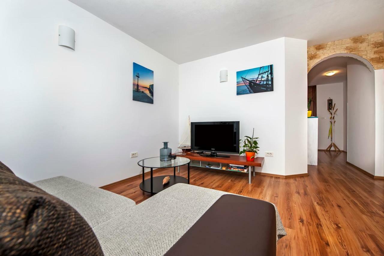 רוביני Apartment Thalassa מראה חיצוני תמונה