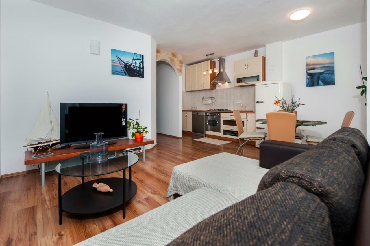 רוביני Apartment Thalassa מראה חיצוני תמונה