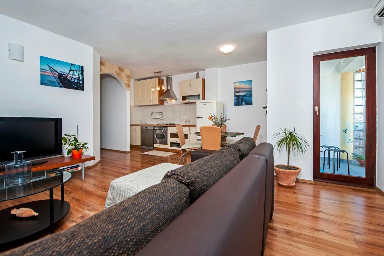 רוביני Apartment Thalassa מראה חיצוני תמונה